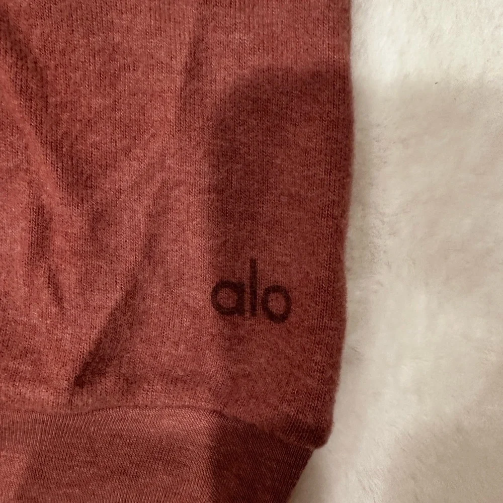 ALO Yoga Women's Brick dusty pink -red Hoodie